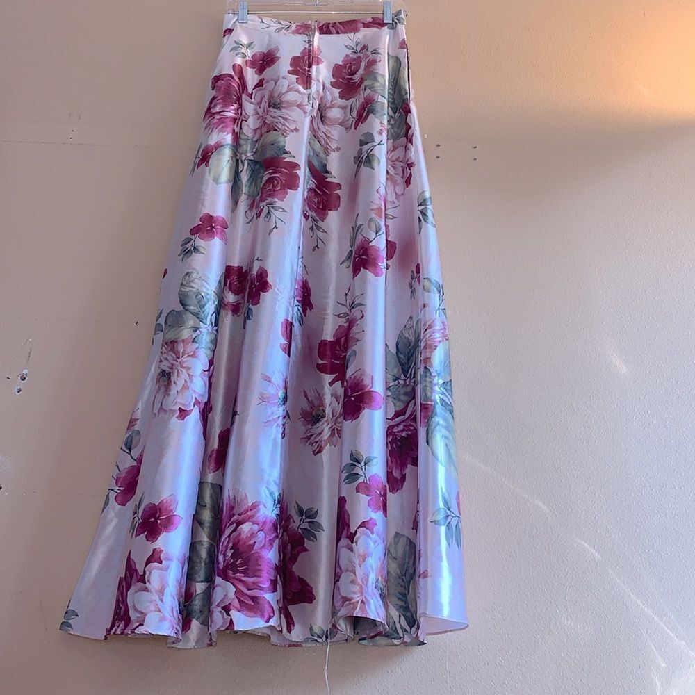 Crystal Doll A-Line Floral Silk Skirt - Size 7 - Picture 2 of 7